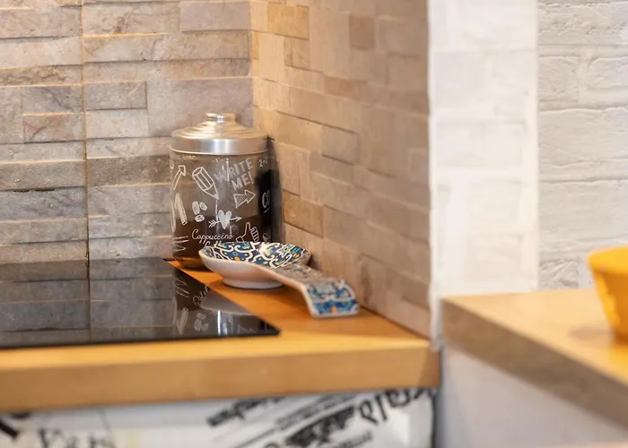 Marci's Apartment Rom