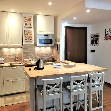 Marci's Apartament *